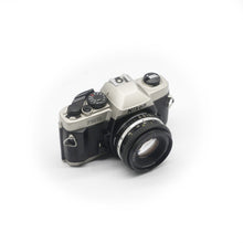 Load image into Gallery viewer, Nikon FM10 w/50mm f1.8