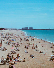 Load image into Gallery viewer, Pentax MV1 w/ 50mm f2