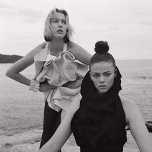 Load image into Gallery viewer, Mamiya C220 w/ 105mm f3.5 lens