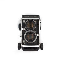 Load image into Gallery viewer, Mamiya C220 w/ 105mm f3.5 lens