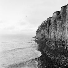 Load image into Gallery viewer, Mamiya C220 w/ 105mm f3.5 lens