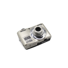 Load image into Gallery viewer, Nikon Coolpix L21 [digital camera]
