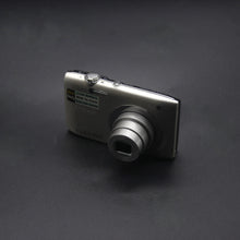 Load image into Gallery viewer, Nikon Coolpix S2600 [digital camera]
