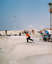 Load image into Gallery viewer, Nikon EM w/ 50mm f1.8
